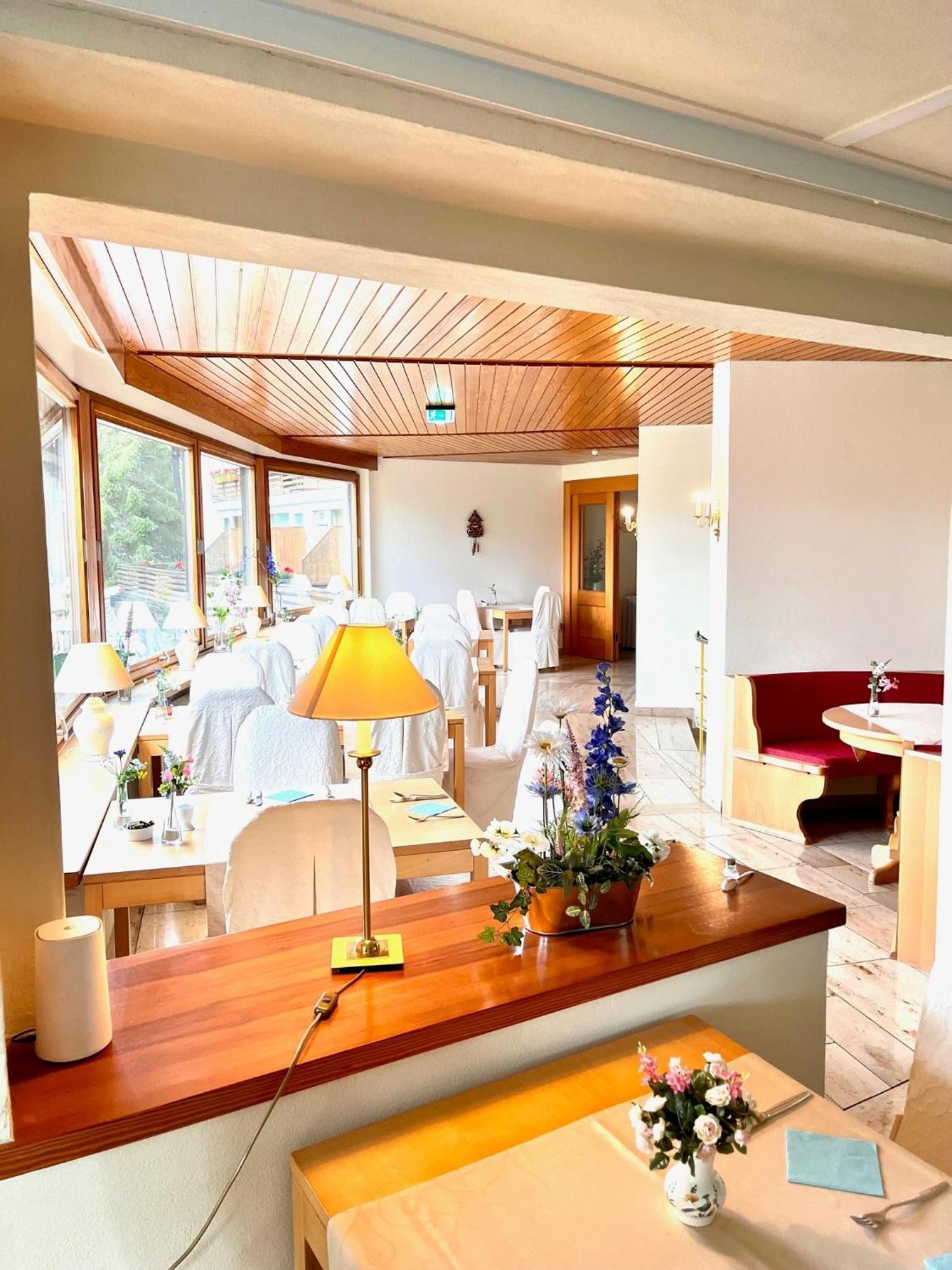 Hotel Sonnenberg Garni Hinterzarten Bagian luar foto