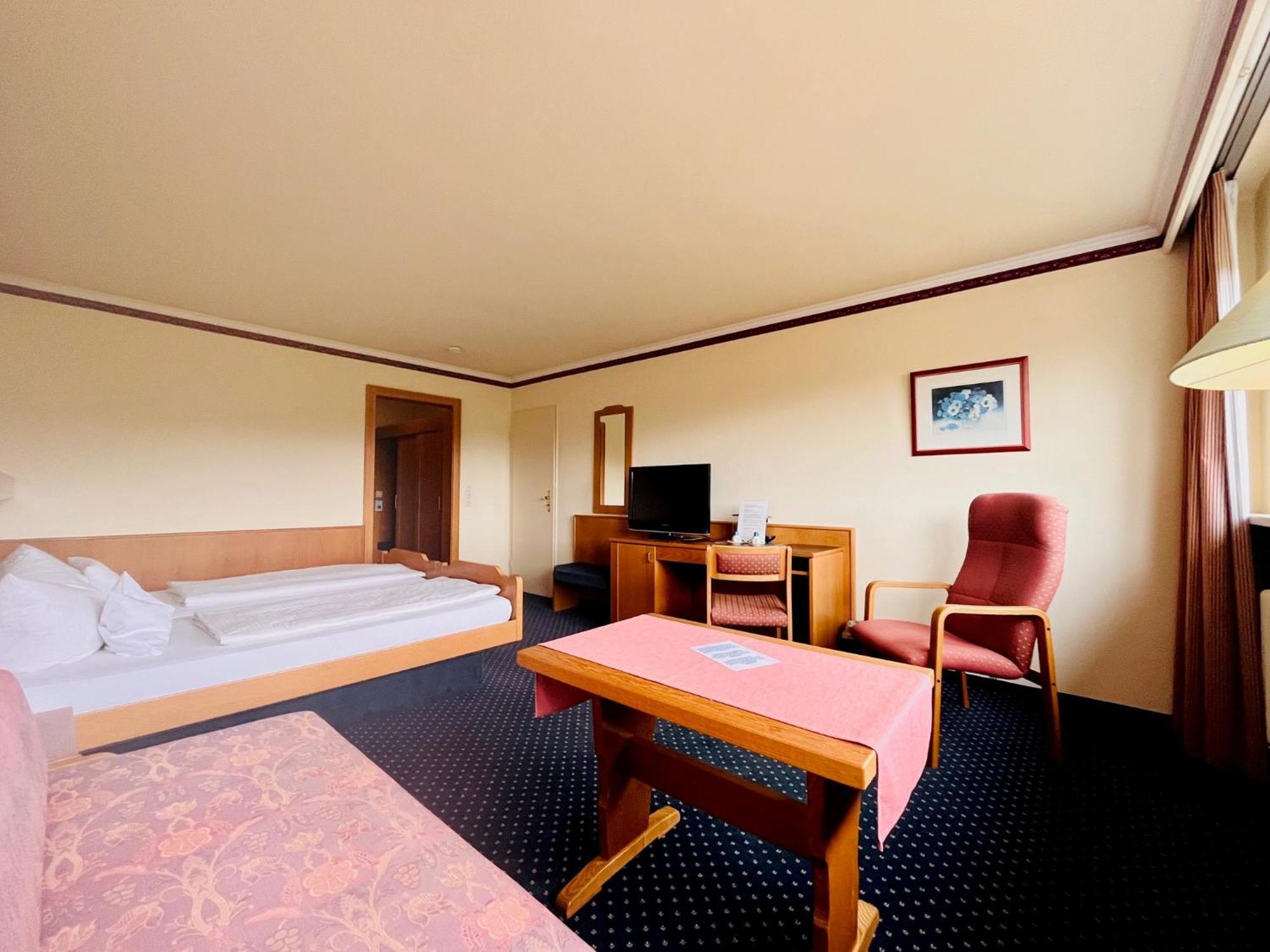 Hotel Sonnenberg Garni Hinterzarten Bagian luar foto